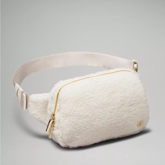 (JZ-13) Lululemon Everywhere Belt Bag Large 2L *Fleece - Picture 3 of 6